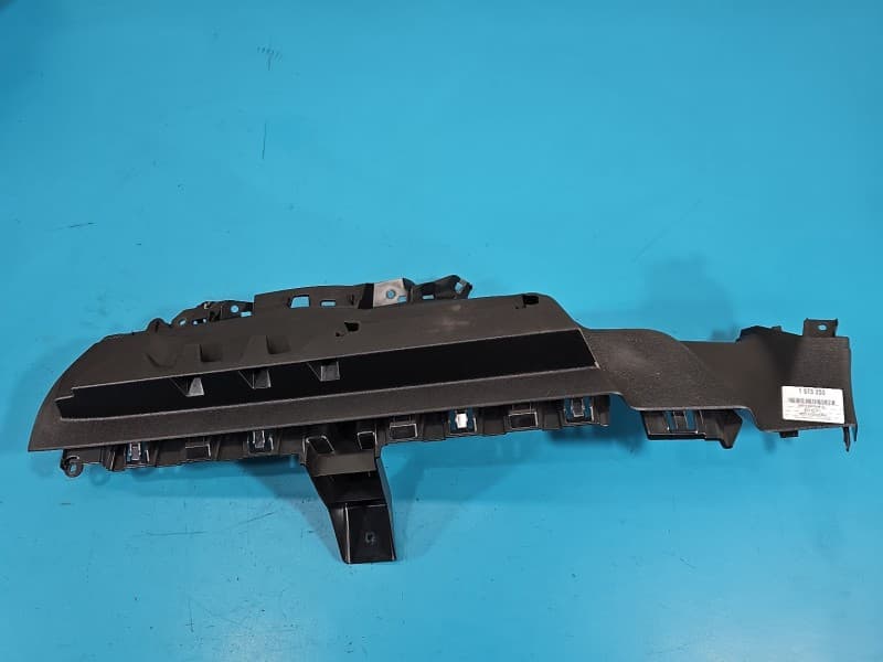 Osłona ZAŚLEPKA PLASTIK OSŁONA BAGAŻNIKA MOCOWANIE PÓŁKI LEWA BMW iX1 U11 9462433