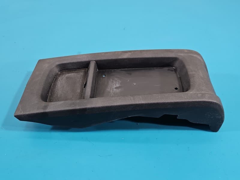 Osłona ZAŚLEPKA PLASTIK schowek Siedziska kanapy tył Audi A5 F5 8W6885079 8W6885079B