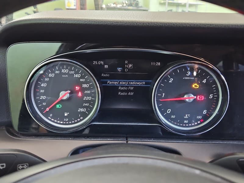 Licznik Mercedes W213 2.0 CDI A2139000110 A2C10709900 EUROPA