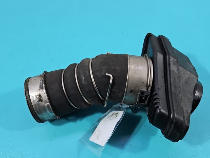 Rura BMW X5 F15 3,0d 8513672 4012541B przewód POWIETRZA