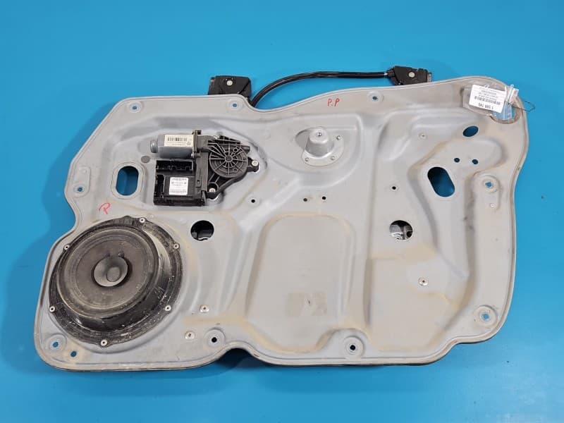 Podnośnik przód prawy SZYBY WINDA 5K0959792 1T0959702R Vw Caddy III 2K 5d HB