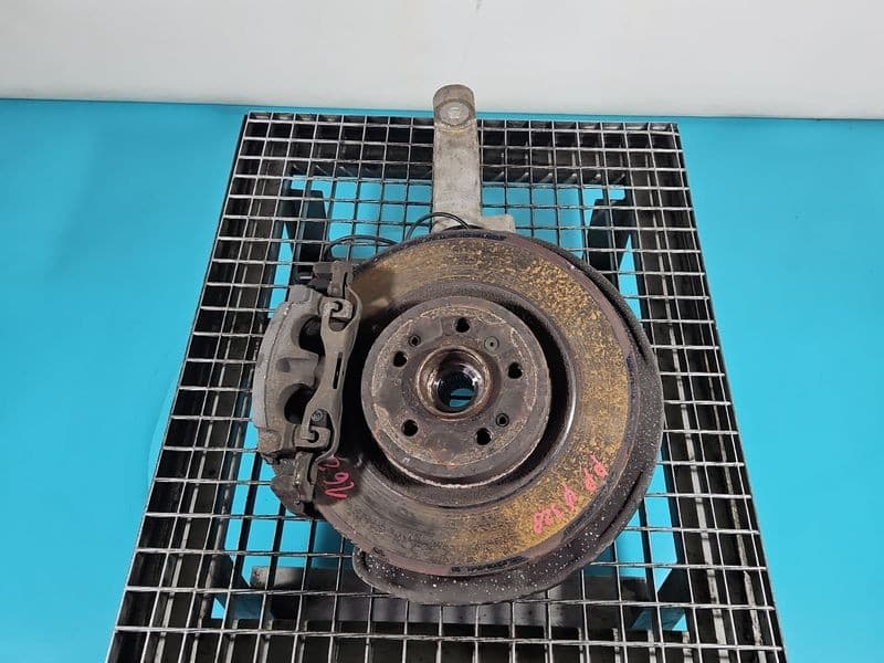 Zwrotnica prawa piasta przód 3,0 CDI 642.826 Mercedes ML W166