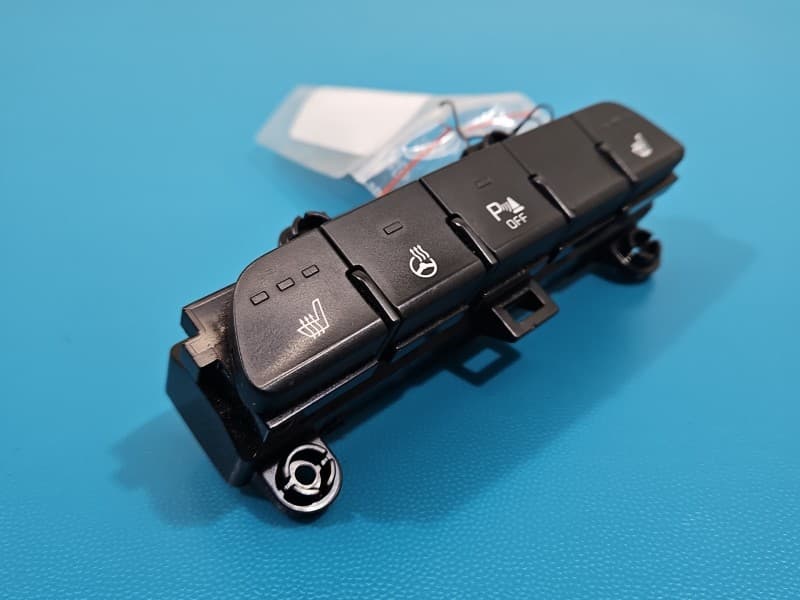 Przełącznik PDC, podgrzewania kierownicy fotela Kia Rio IV 16-23 93300-H8110