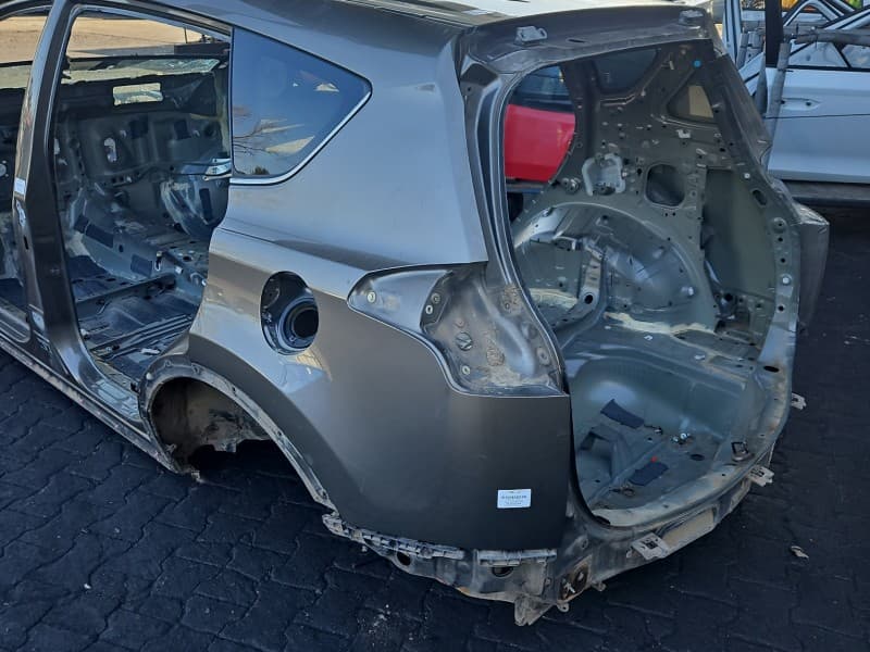 Błotnik tył lewy ćwiartka Toyota Rav4 IV 4T3 HB