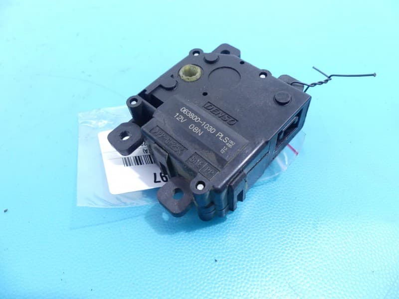 Silniczek nawiewu NAGRZEWNICY Toyota Land Cruiser J200 07- 063800-1030 EUROPA