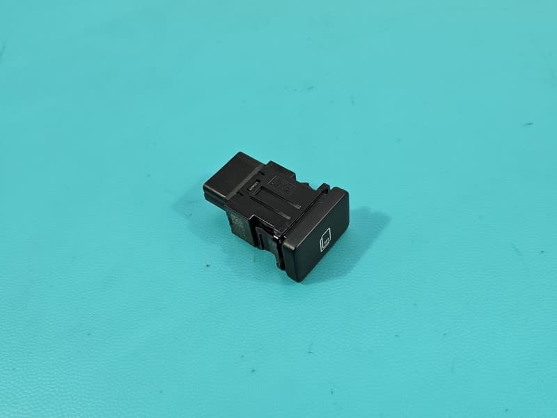 Przełącznik przełącznik czytnika wyświetlacza karty Mitsubishi Outlander III 12-22 8610A218