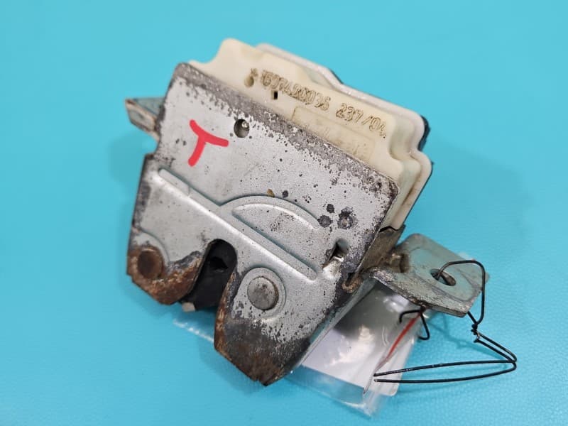 Zamek klapy tył Mercedes W169 HB 3 PIN KOROZJA