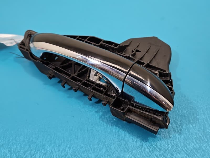 Klamka przód prawa zewnętrzna Mercedes ML W164 A1647601834 C040