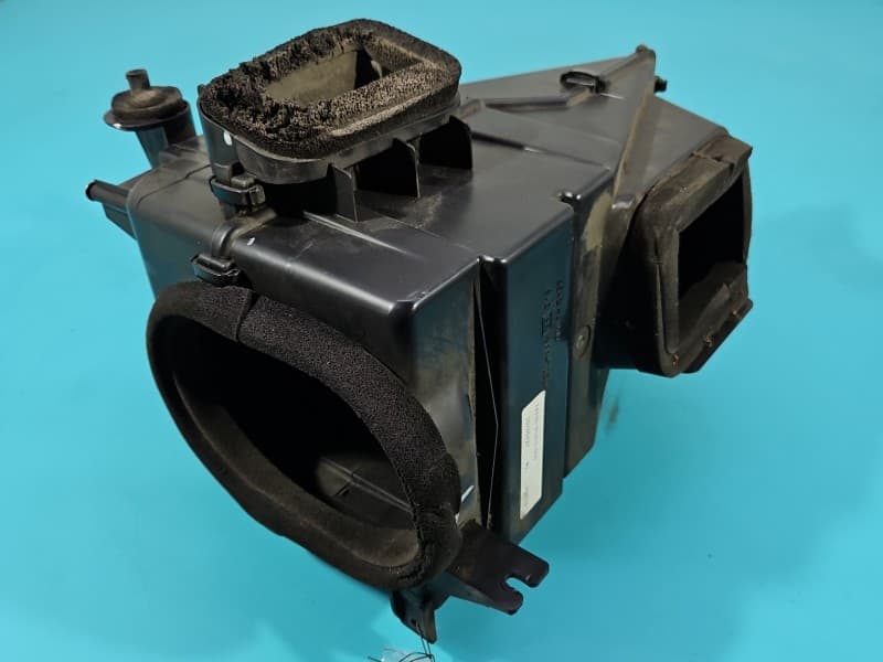 Obudowa filtra powietrza SUZUKI JIMNY III 1,3 16V VVT 95422-81A1 74200-81A11-000