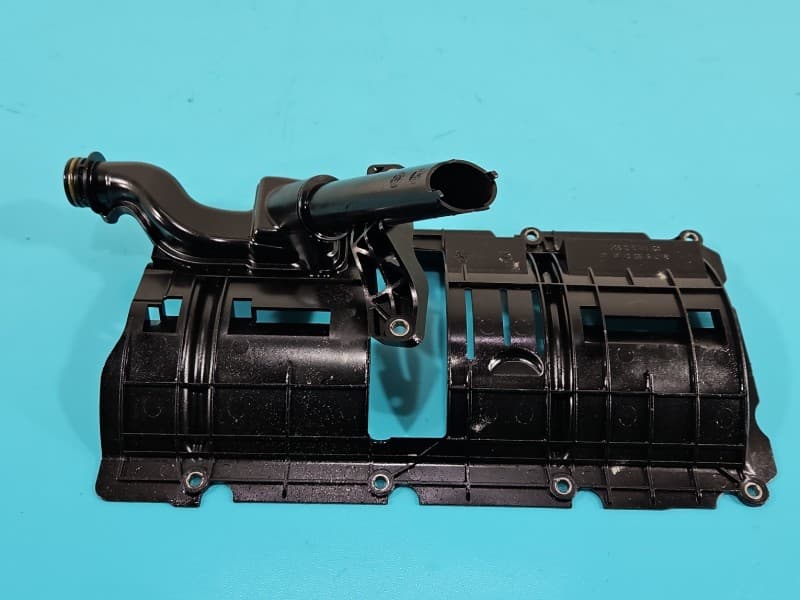 Obudowa Mercedes CLS II C218 W218 218 4,7 V8 278922 A2781800751 smok oleju