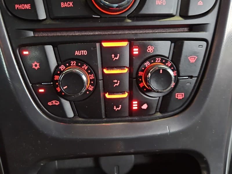 Konsola panel nawiewu Opel Astra IV J 13343707