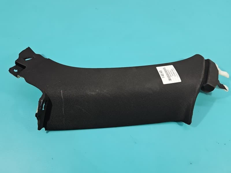 Osłona ZAŚLEPKA PLASTIK RYSA OSŁONA SŁUPKA Volvo V90 31389593
