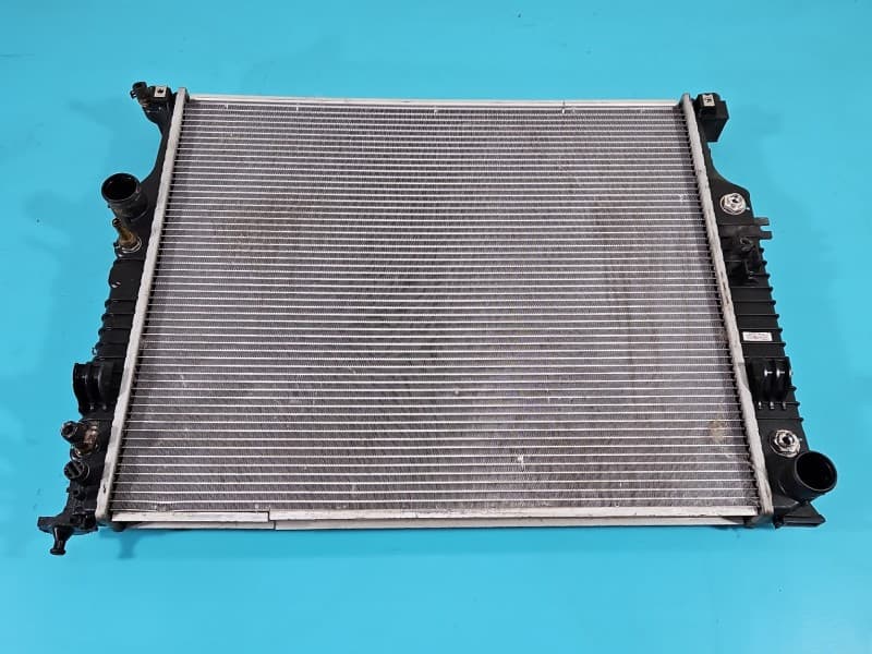 Chłodnica wody Mercedes W251 5,0 V8