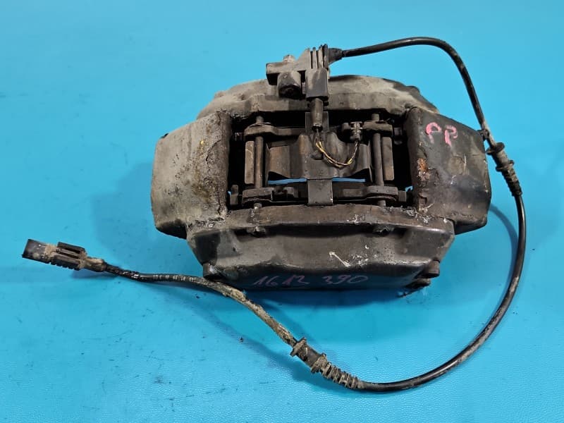 Zacisk przód prawy Mercedes W220 3,2 V6