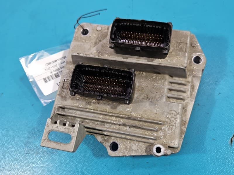 Komputer Sterownik silnika Opel Astra III H 1,6 16V Z16XEP 12230740