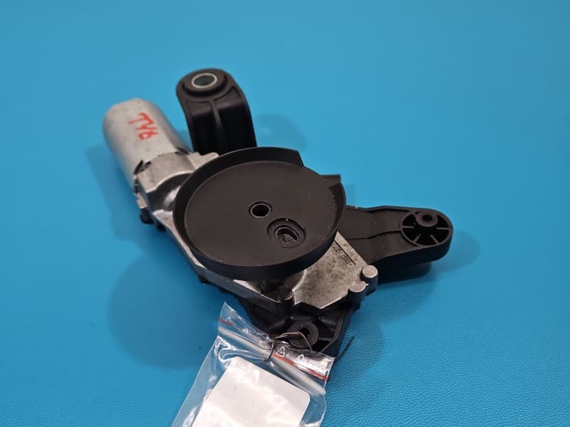 Silniczek Silnik wycieraczki tył bmw F30 kombi 3PIN 0390201231