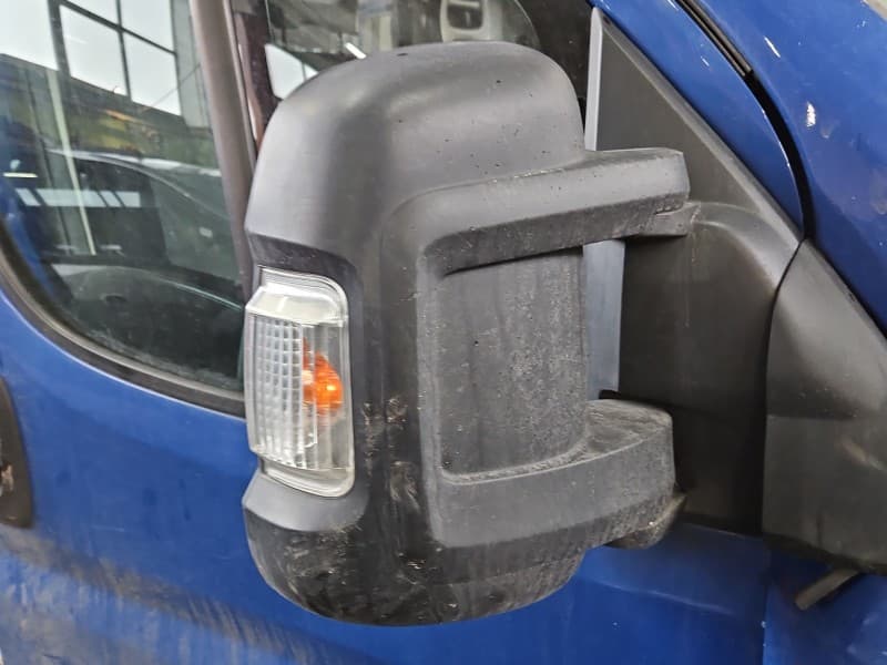 Lusterko prawe Fiat Ducato IV 8pin. Rysy i pęknięcie na obudowie krótkie ramie europa