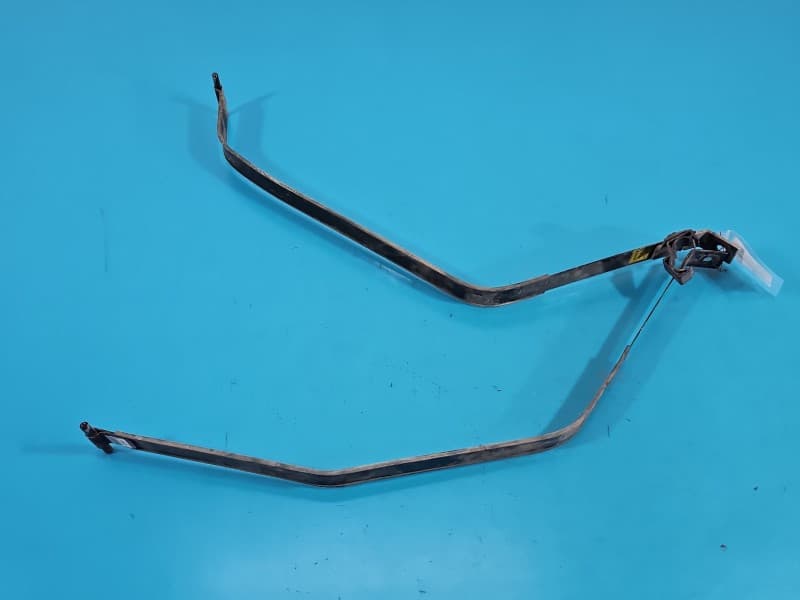 Mocowanie uchwyt Zbiornika paliwa Hyundai Elantra VII 20- 31211-AA000 31210-AA000