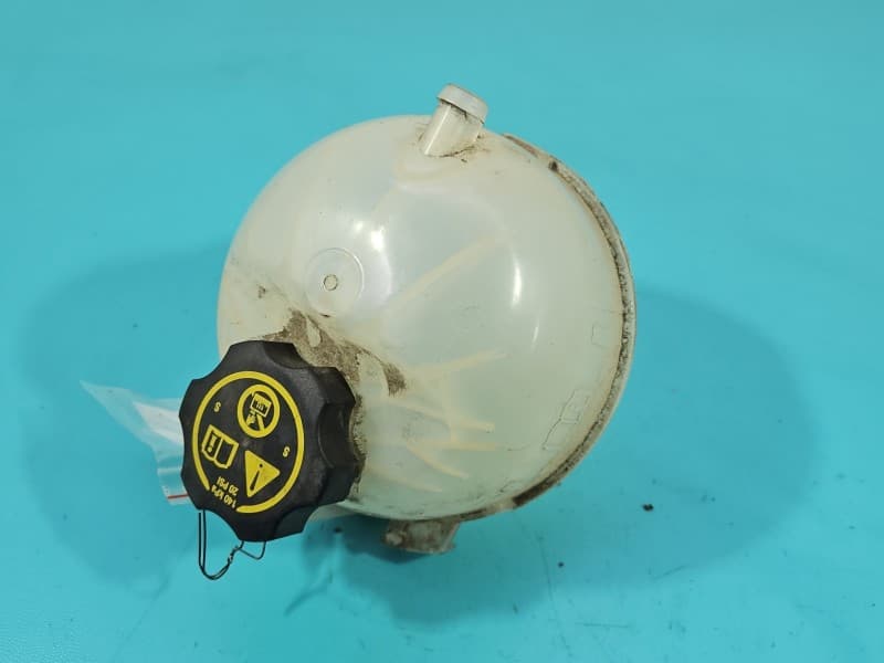 Zbiorniczek Zbiornik wyrównawczy Opel Astra V K 1,5 cdti 39207153