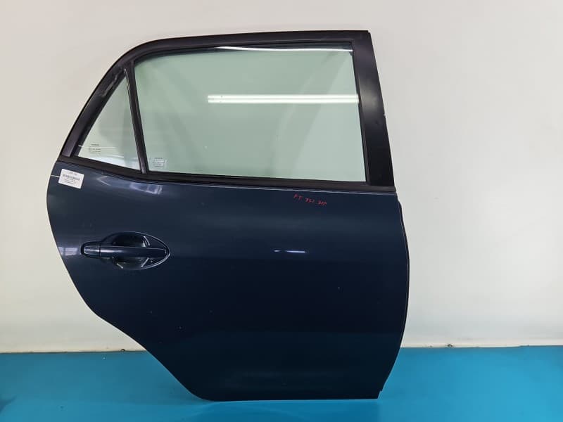 Drzwi tył prawe Toyota Auris I HB 5d ciemnoniebieski 8T8
