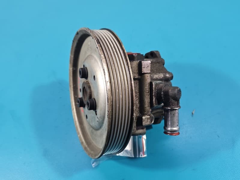 Pompa wspomagania Audi A6 C5 2,4 V6 4B0145156