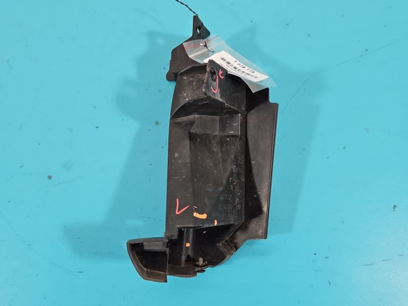 Osłona ZAŚLEPKA PLASTIK zderzaka przód, pozostałości nitów na uchwytach, przerwany uchwyt Dacia Sandero II 12-20 MP7604 628170156R