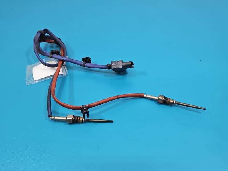 Czujnik temperatury spalin Renault Trafic III 2,0 dci 226583044R 234232001045