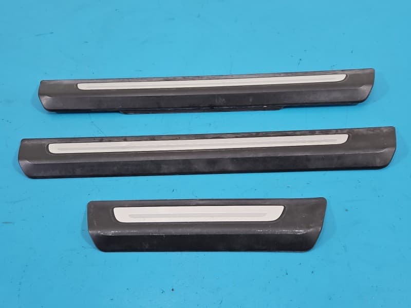 Listwa progowa lewa PRÓG NAKŁADKA AUDI Q7 II 4M 4M0853376A 4M0853373A 4M0853375A LC5M