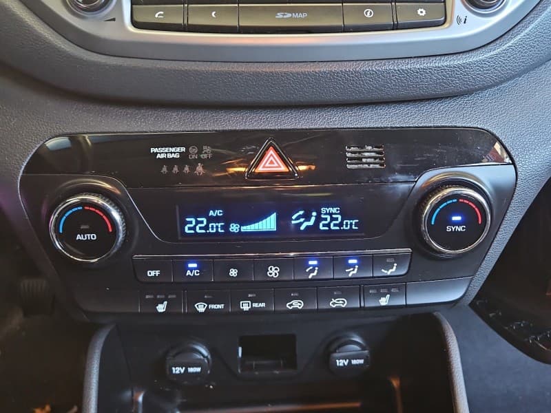Konsola panel nawiewu Hyundai Tucson III 15-20 97250-D7231 97250-D3XXX