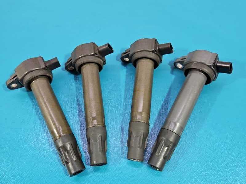 Cewka zapłonowa Dodge Caliber 2,0 16V komplet 4 sztuki 3 PIN 5DA353057-531 04606824AB