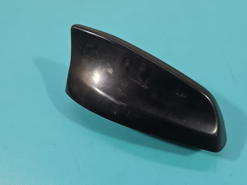Antena Land rover Discovery Sport 14- L550 GJ32-19C089-AA biały LRC867 Exterior Paint - Fuji White
