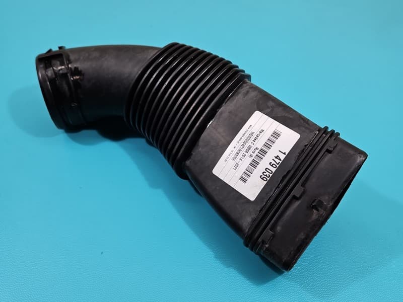 Rura Mercedes W205 2,0 16V 3029267 przewód DOLOT POWIETRZA