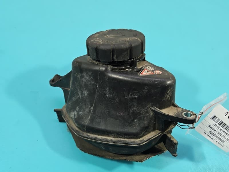 Zbiorniczek Zbiornik wyrównawczy Mercedes W205 2,0 16V A2742000385