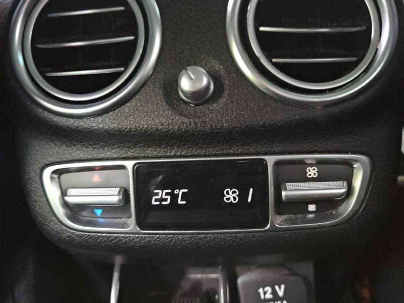 Konsola panel nawiewu Mercedes W213 A2139055207