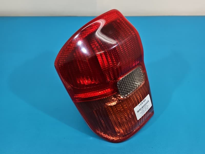 Lampa tył lewa błotnika Toyota Rav4 II 00- HB EUROPA