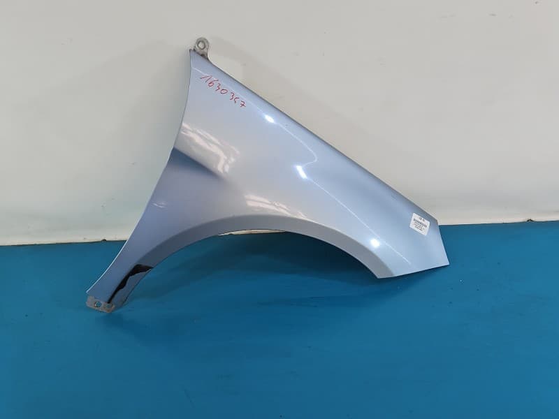 Błotnik przód prawy Mercedes W245 391