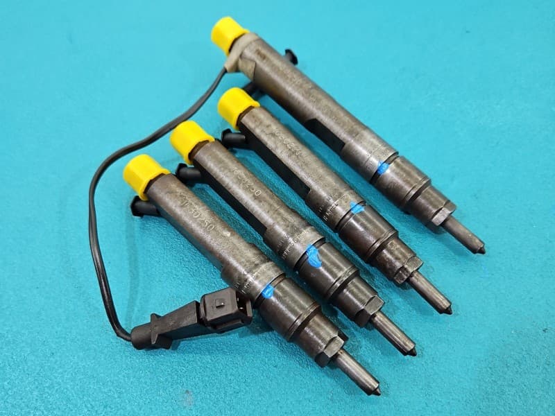 TESTOWANY Komplet wtryskiwaczy Audi A4 B5 1,9 tdi 028130201S KBEL58P142