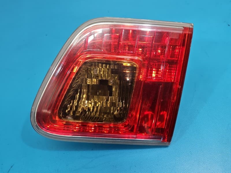 Lampa tył prawa klapy Toyota Avensis III T27 kombi EUROPA