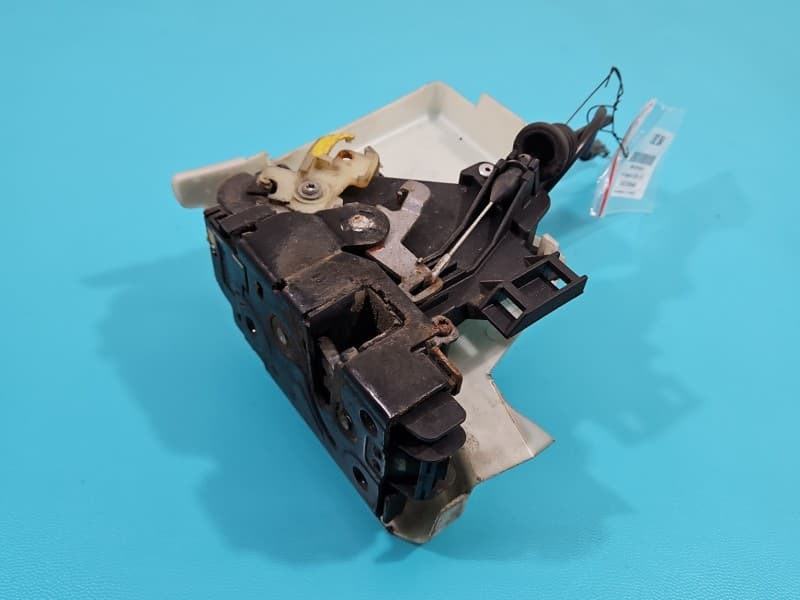 Zamek przód lewy Vw Transporter T5 EUROPA 2pin. Uszkodzenie jak na zdjeciu 837015AN 3B1837015AN