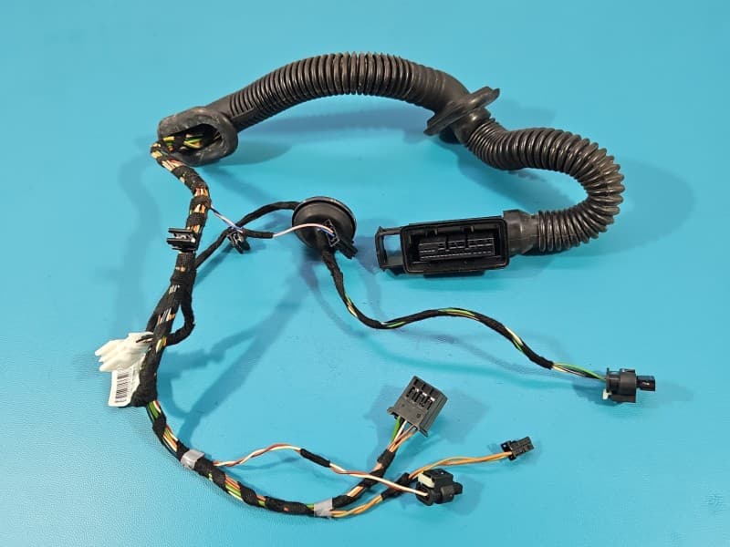 Instalacja Wiązka drzwi tył prawych INFINITI QX30 H15 16-19 241265DF1B