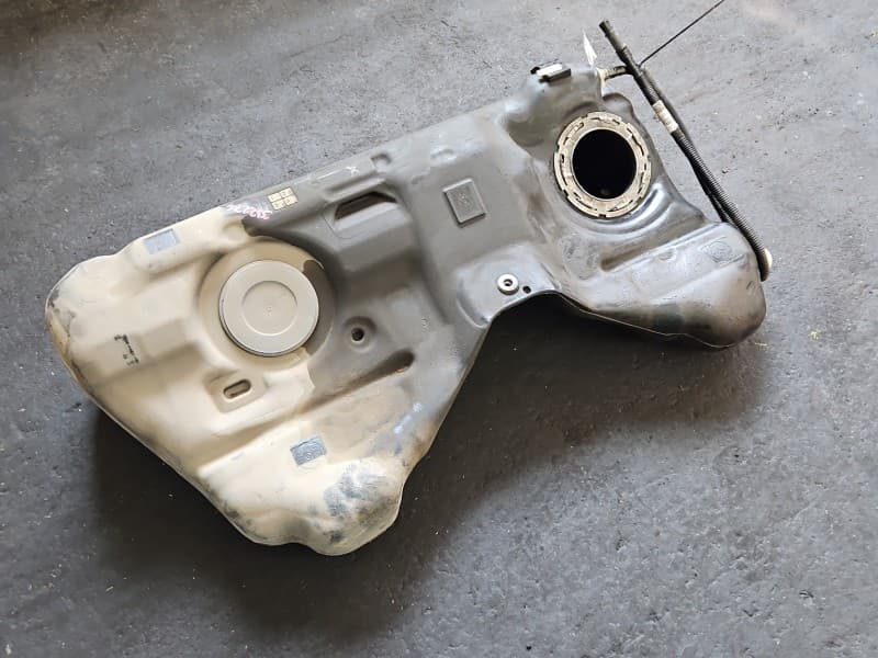 Zbiornik paliwa bak BMW G30 2,0d 7487285