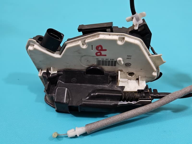Zamek przód prawy Skoda Citigo 11-19 EUROPA 6 pin 1S1837016C