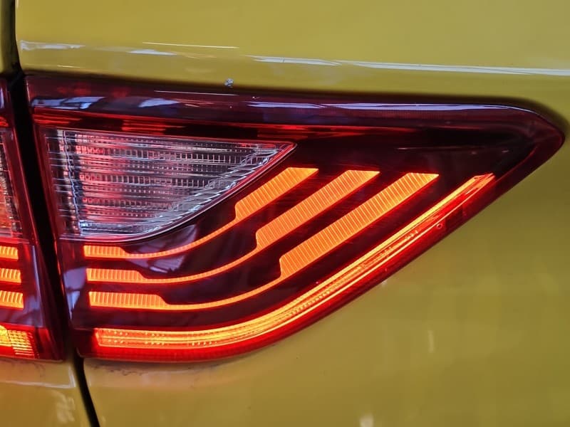 Lampa tył lewa klapy kia Stonic 17-20 HB EUROPA 92403-H8
