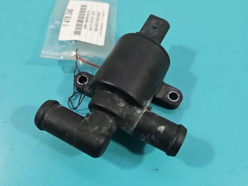 Zawór wody Audi A7 4G elektrozawór 4,0 V8 TFSI CEUC 4H0121671D