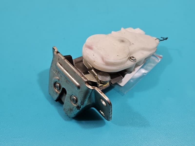 Zamek klapy tył Mitsubishi Outlander II 06-13 HB 2 PIN