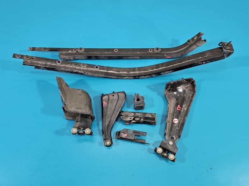 Rolka drzwi przesuwnych TYŁ PRAWE Toyota Proace City 9816964880 9821949180 981781380D 9832848080 98333C3080