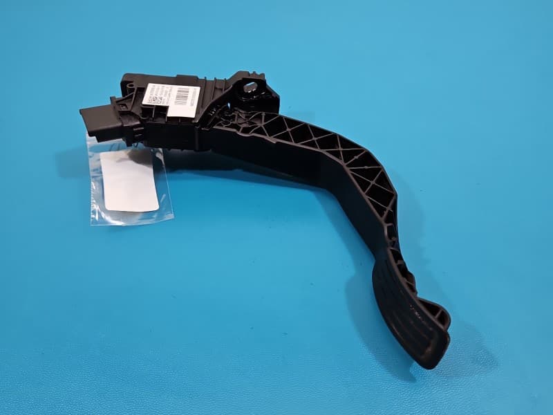 Pedał gazu potencjometr Peugeot 2008 II 19- 1,2 12V 9837891880