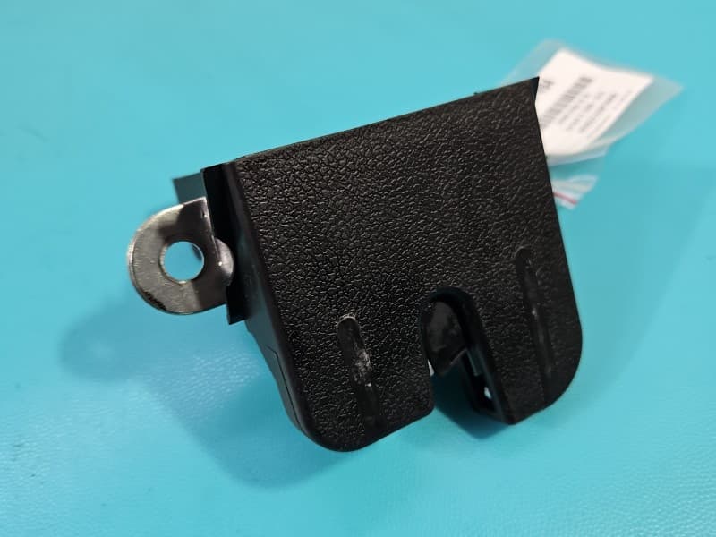 Zamek klapy tył Vw Golf VI HB 4 PIN hatchback 5605844