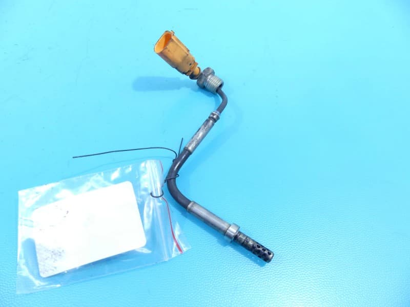 Czujnik temperatury spalin AUDI A4 B8 2,7 tdi 059906088K