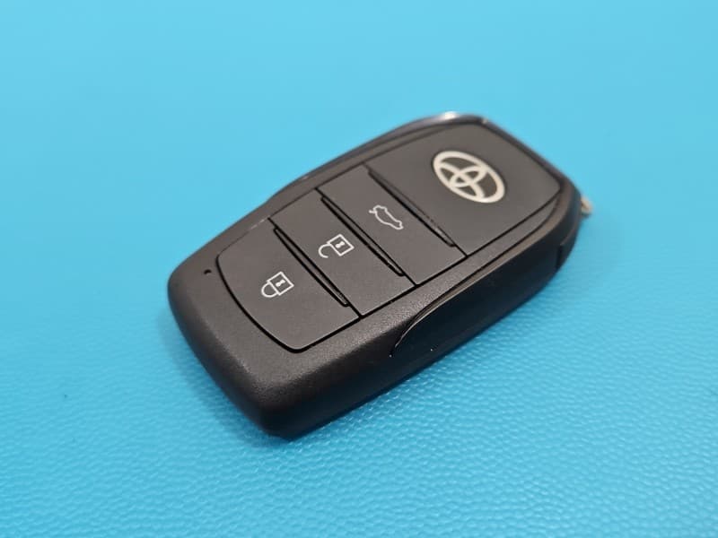 PILOT KLUCZYK KEYLESS Toyota Corolla E21 19- MR19039